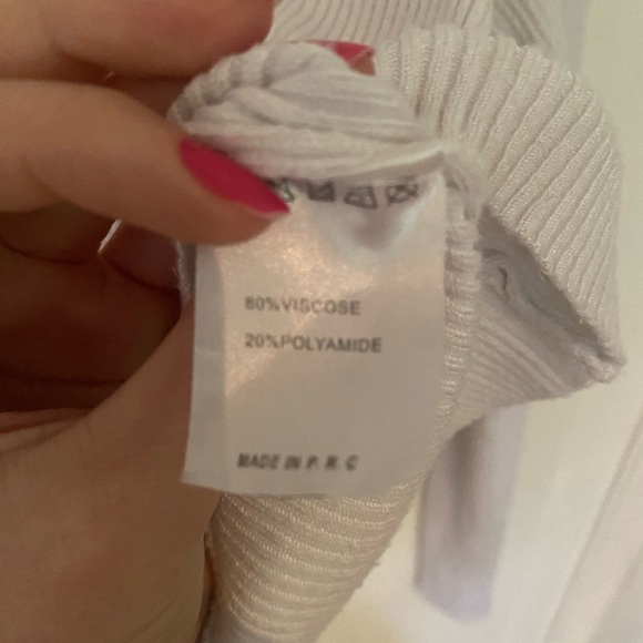 Brandy Melville White Long Sleeve Ribbed Top - Picture 4 of 5